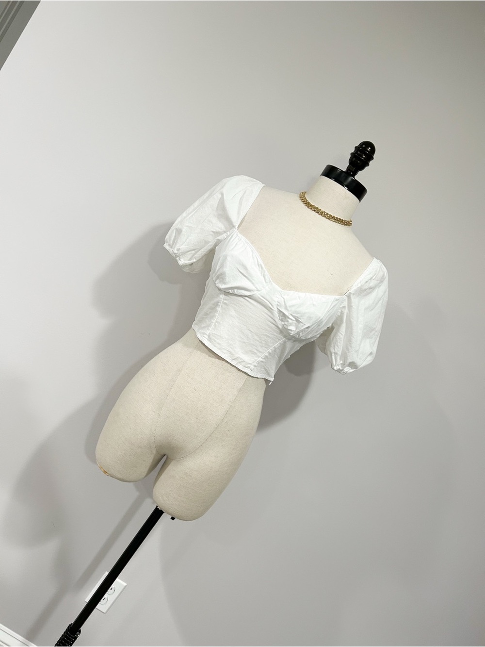 H&M White Puff Sleeve Sweetheart Crop Top